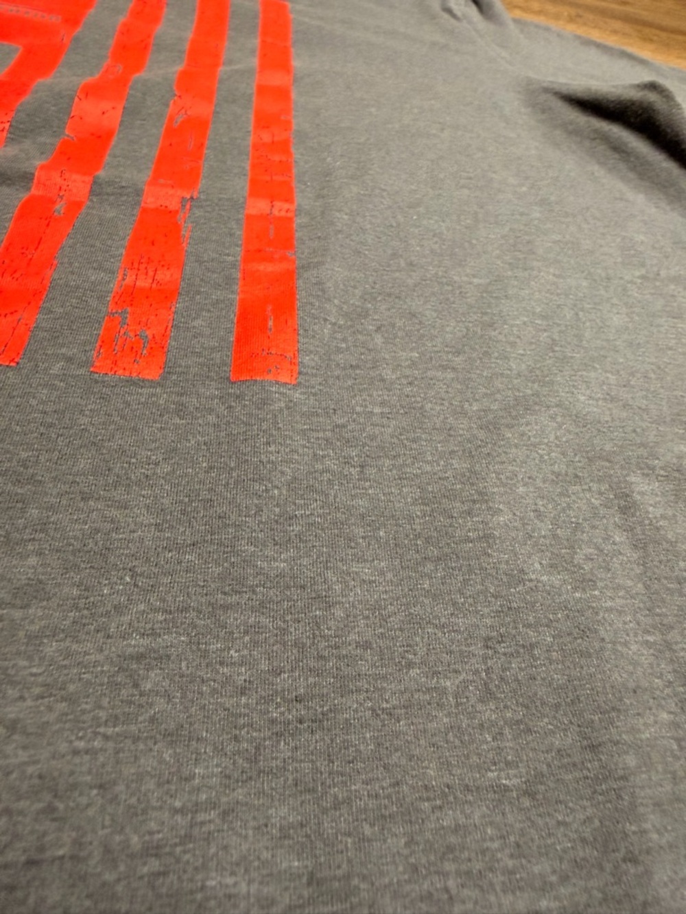 Under Armour Freedom Flag T-Shirt Men’s Large Gray Red Graphic Wounded Warrior - Picture 8 of 10